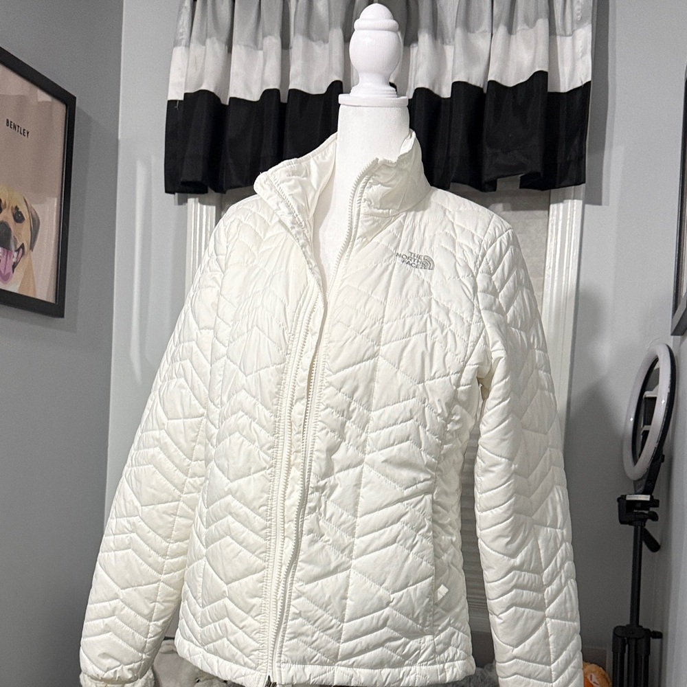 The North Face Women's White Quilted Puffer Jacket